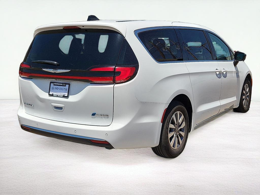 2024 Chrysler Pacifica Select