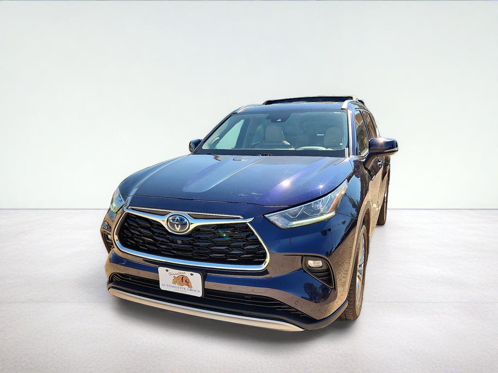 2021 Toyota Highlander Hybrid Platinum