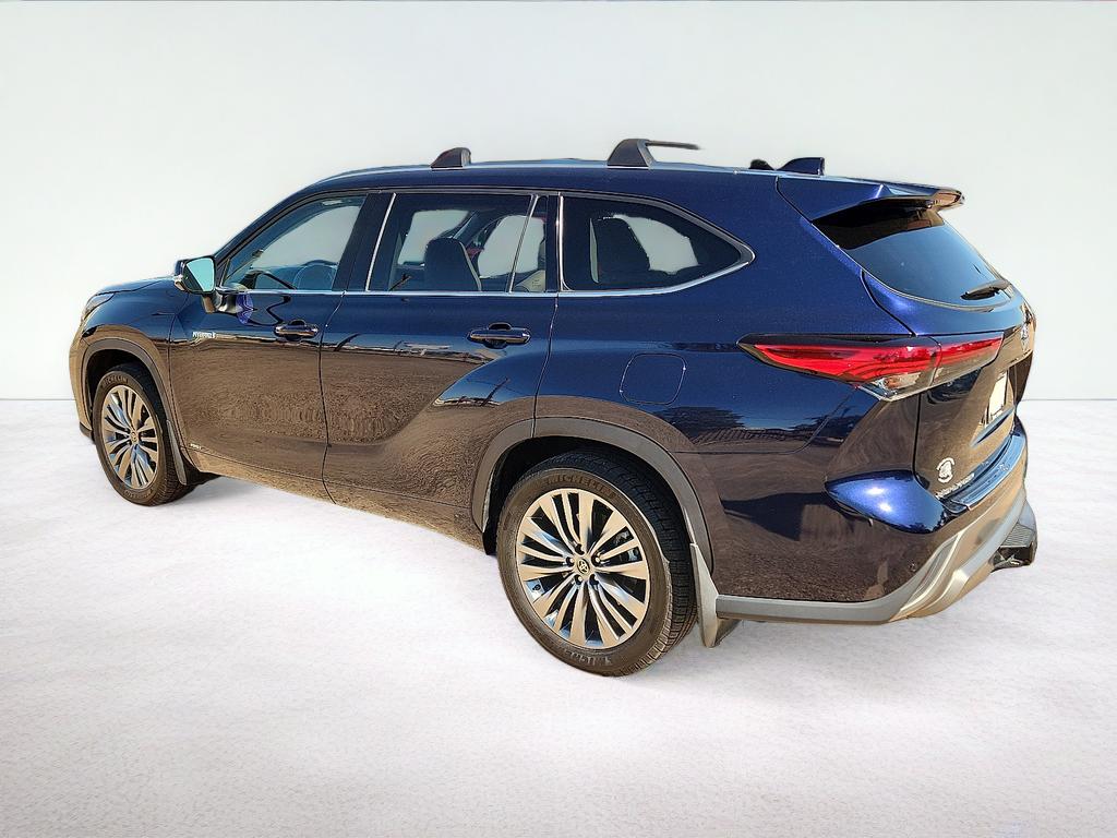 2021 Toyota Highlander Hybrid Platinum