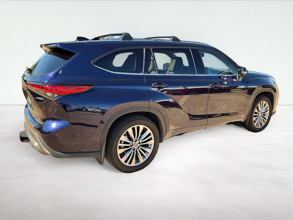 2021 Toyota Highlander Hybrid Platinum