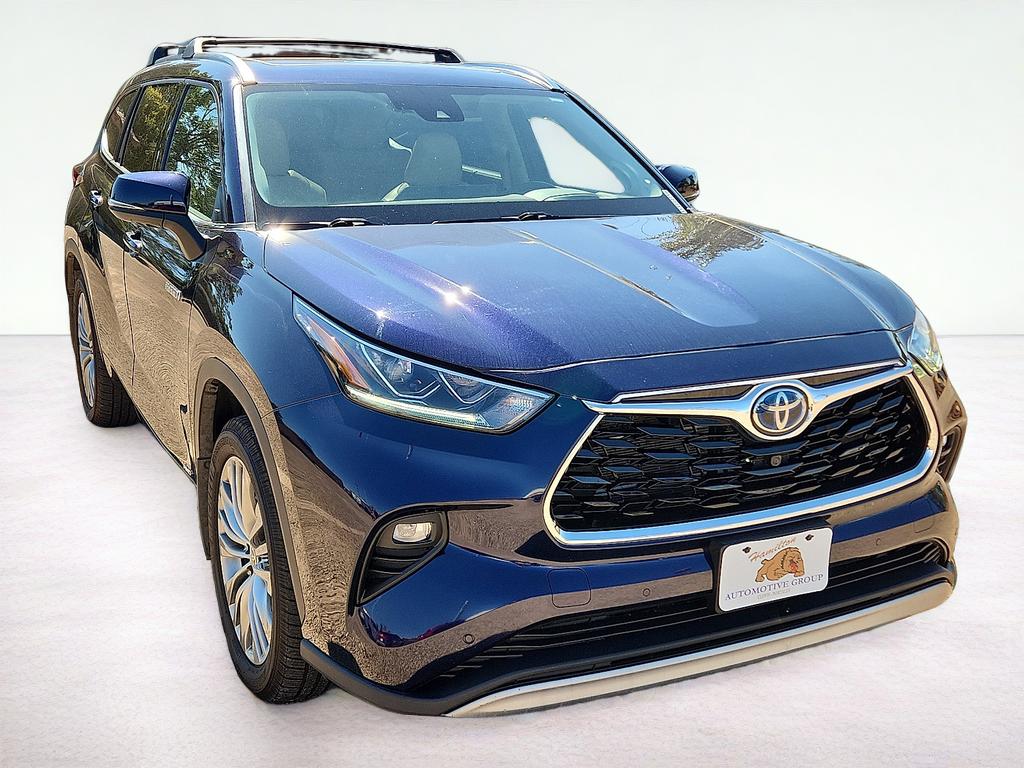 2021 Toyota Highlander Hybrid Platinum