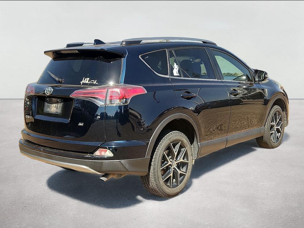 2017 Toyota RAV4 SE