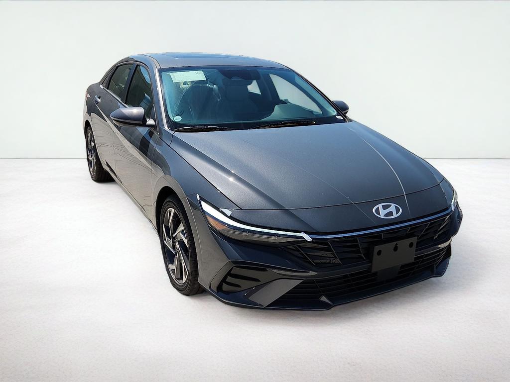 2025 Hyundai Elantra Limited - Photo 6