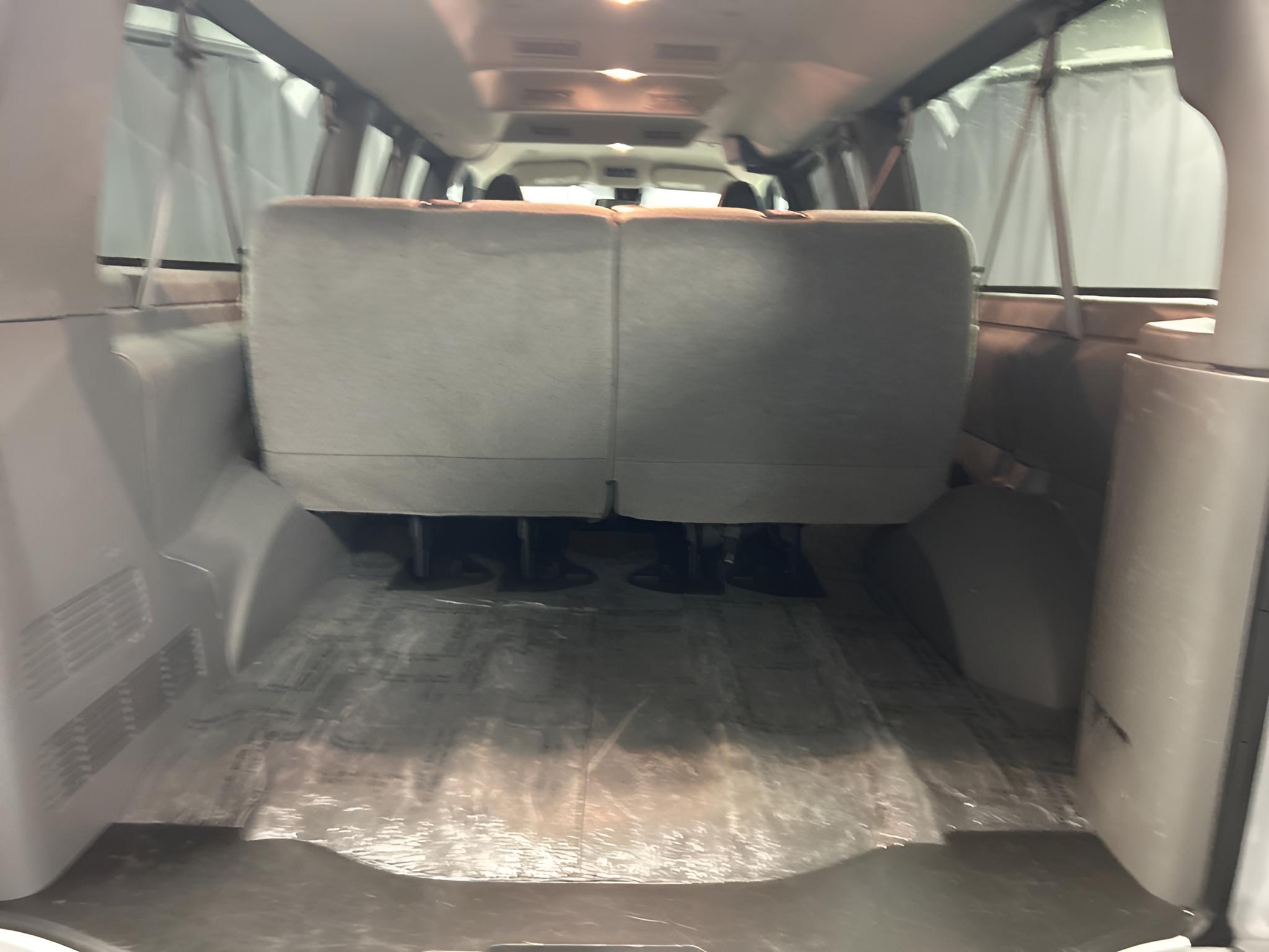 2025 Chevrolet Express Passenger 1LT