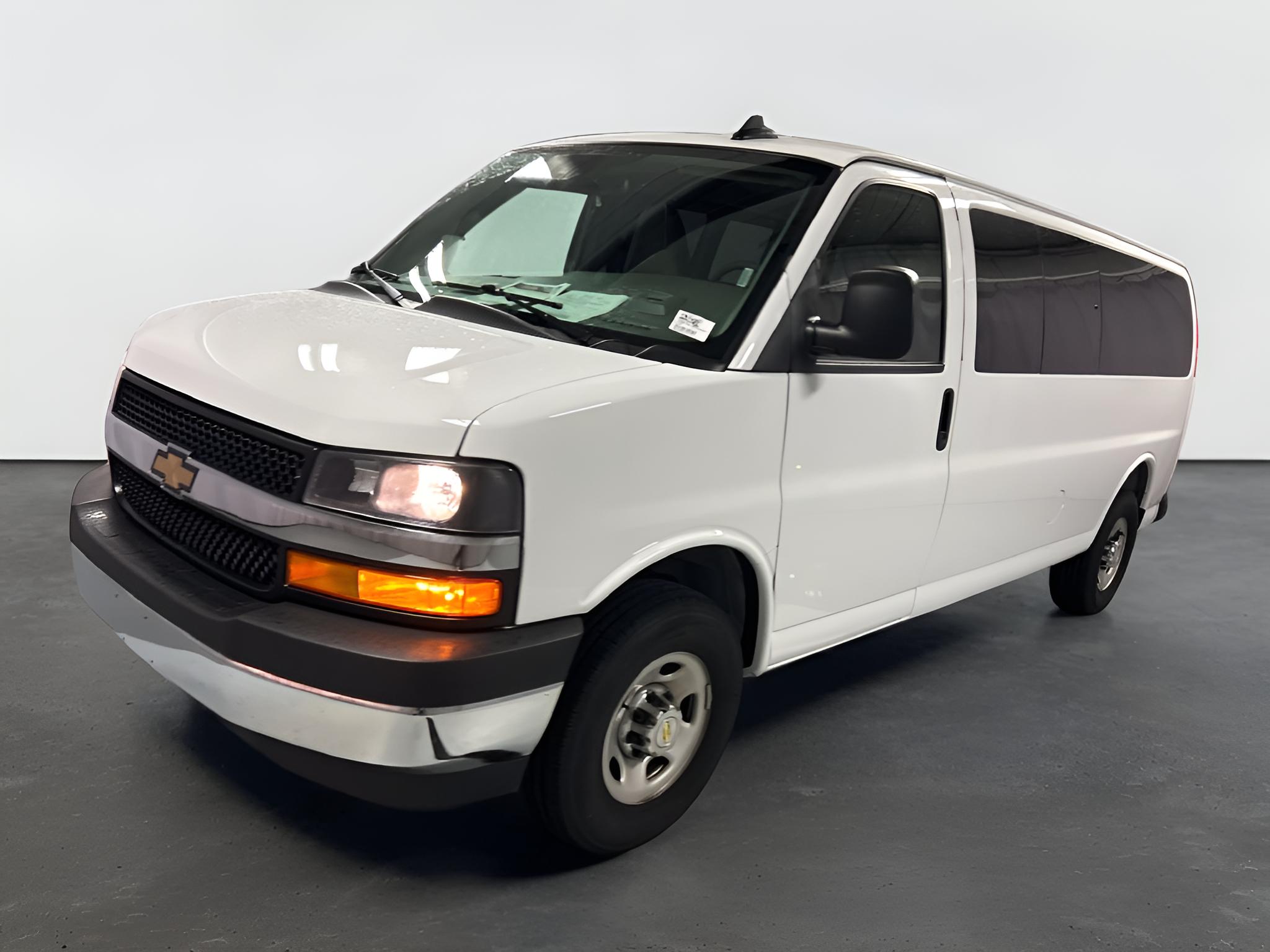 2025 Chevrolet Express Passenger 1LT