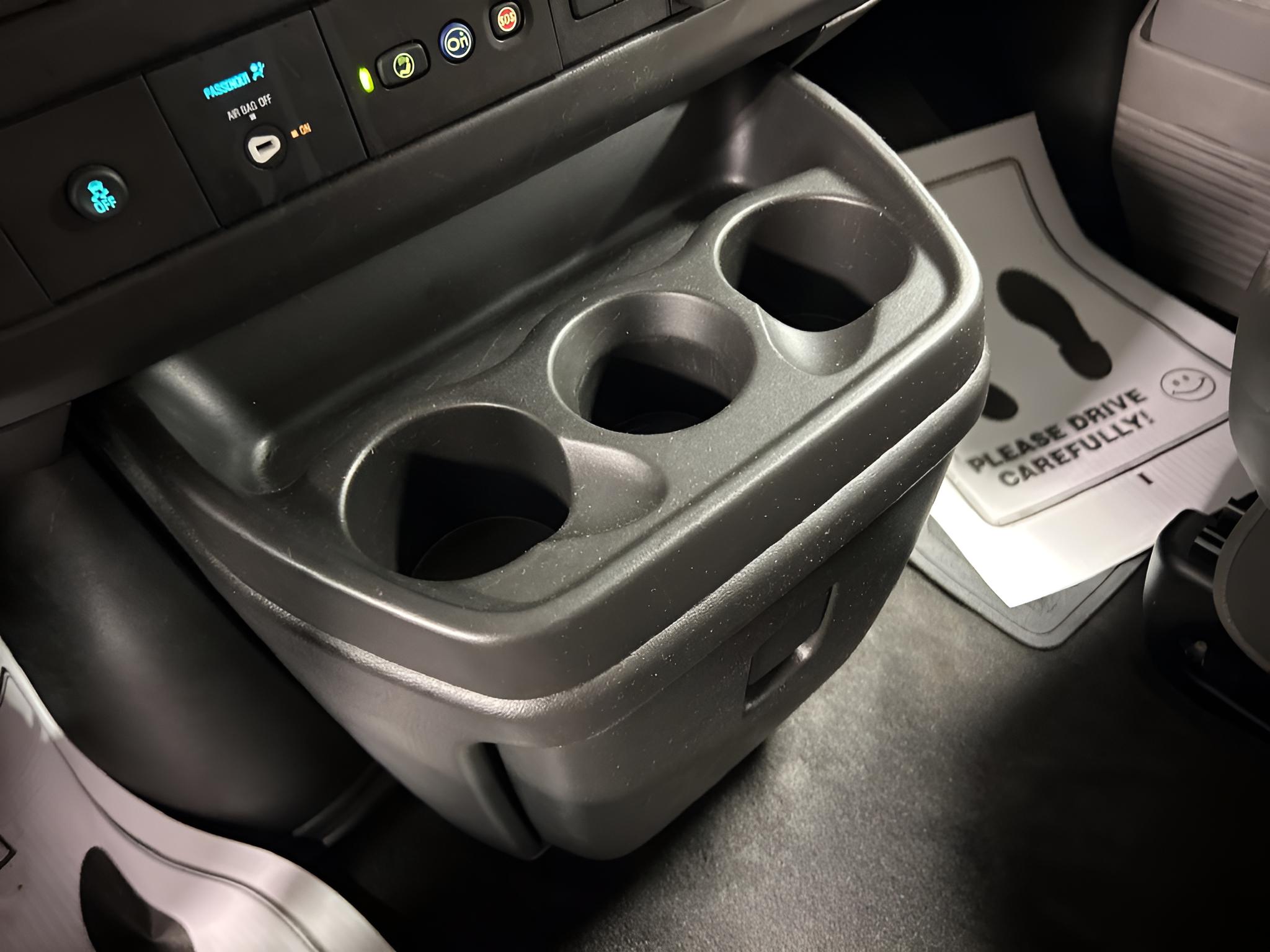 2025 Chevrolet Express Passenger 1LT