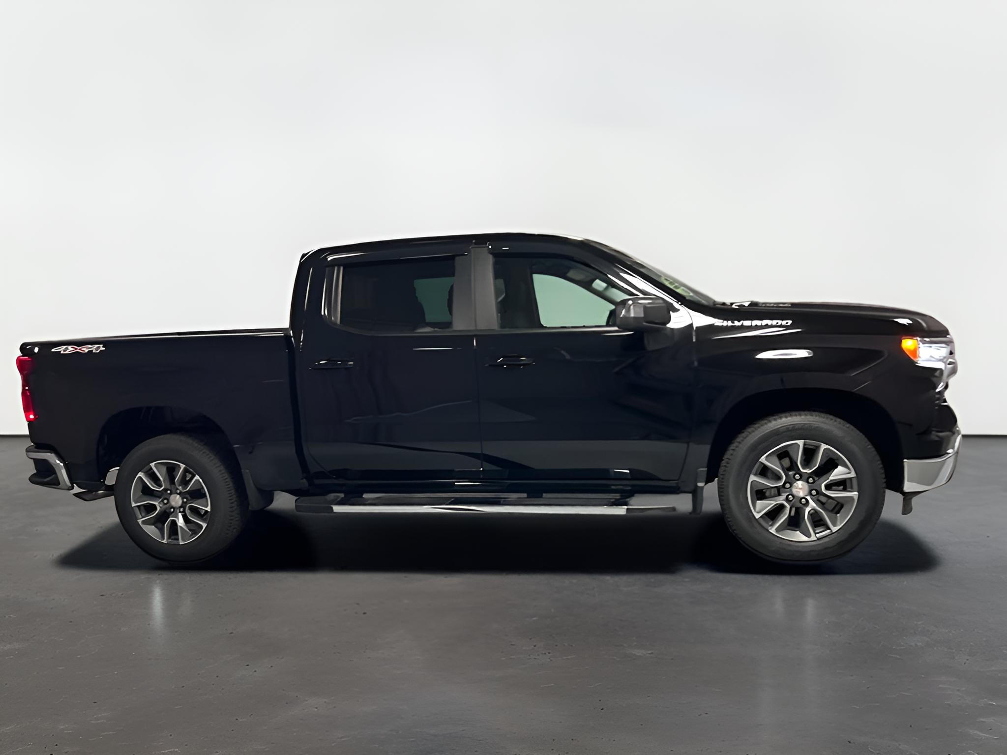 2025 Chevrolet Silverado 1500 LT (2FL)