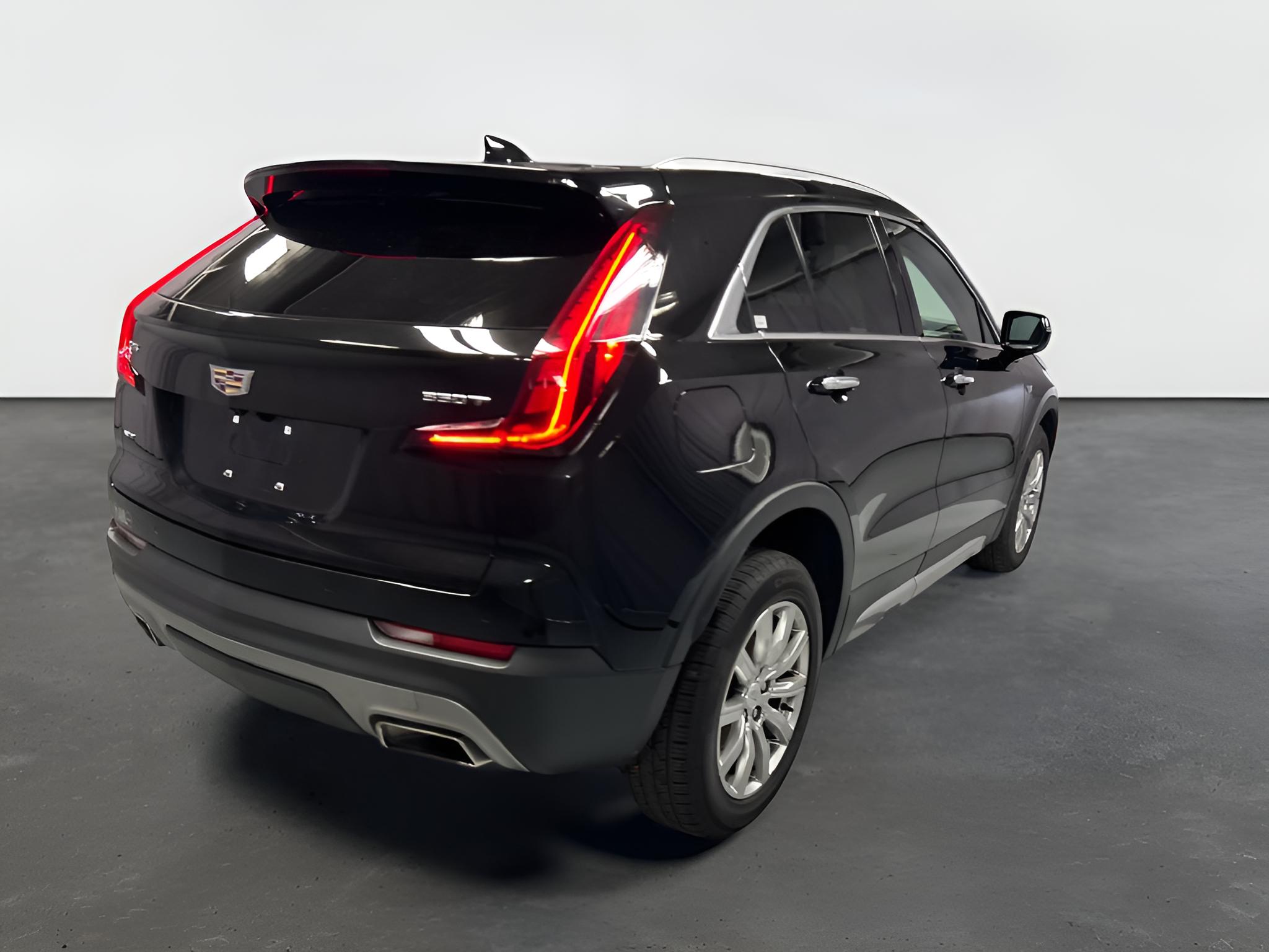 2022 Cadillac XT4 AWD Premium Luxury