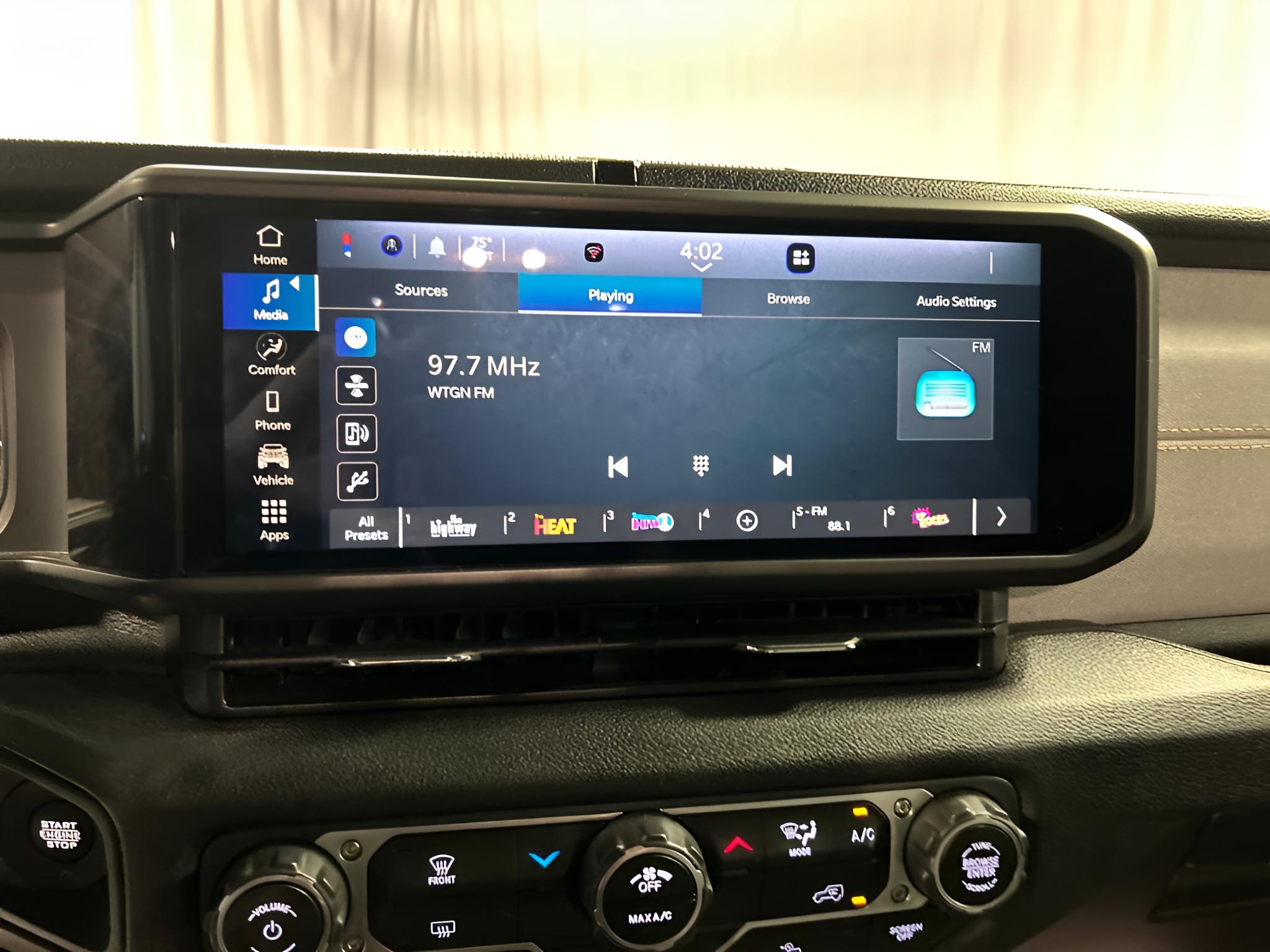 2025 Jeep Wrangler 4-Door Summit 4x4