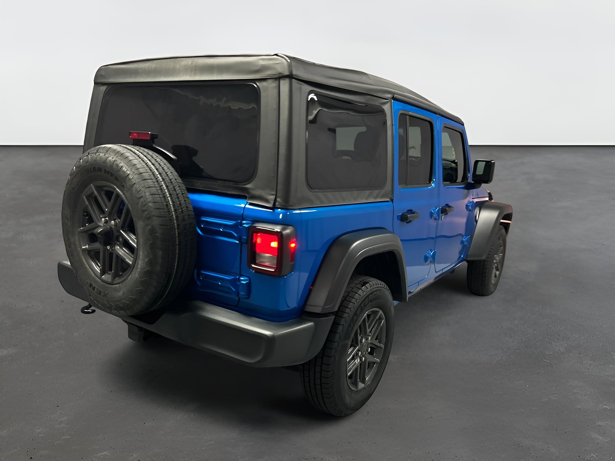 2025 Jeep Wrangler 4-Door Summit 4x4