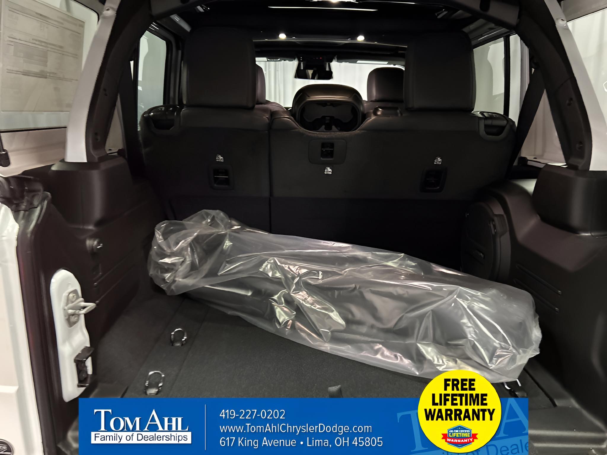 2027 Jeep Wrangler WRANGLER 4-DOOR SAHARA