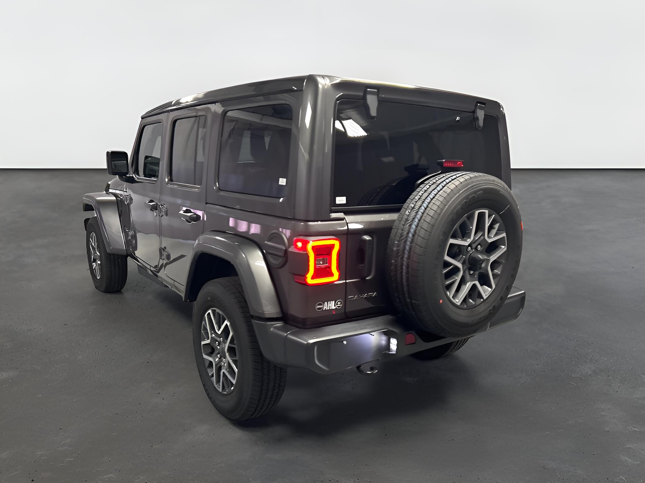 2026 Jeep Wrangler 4-Door Sahara 4x4