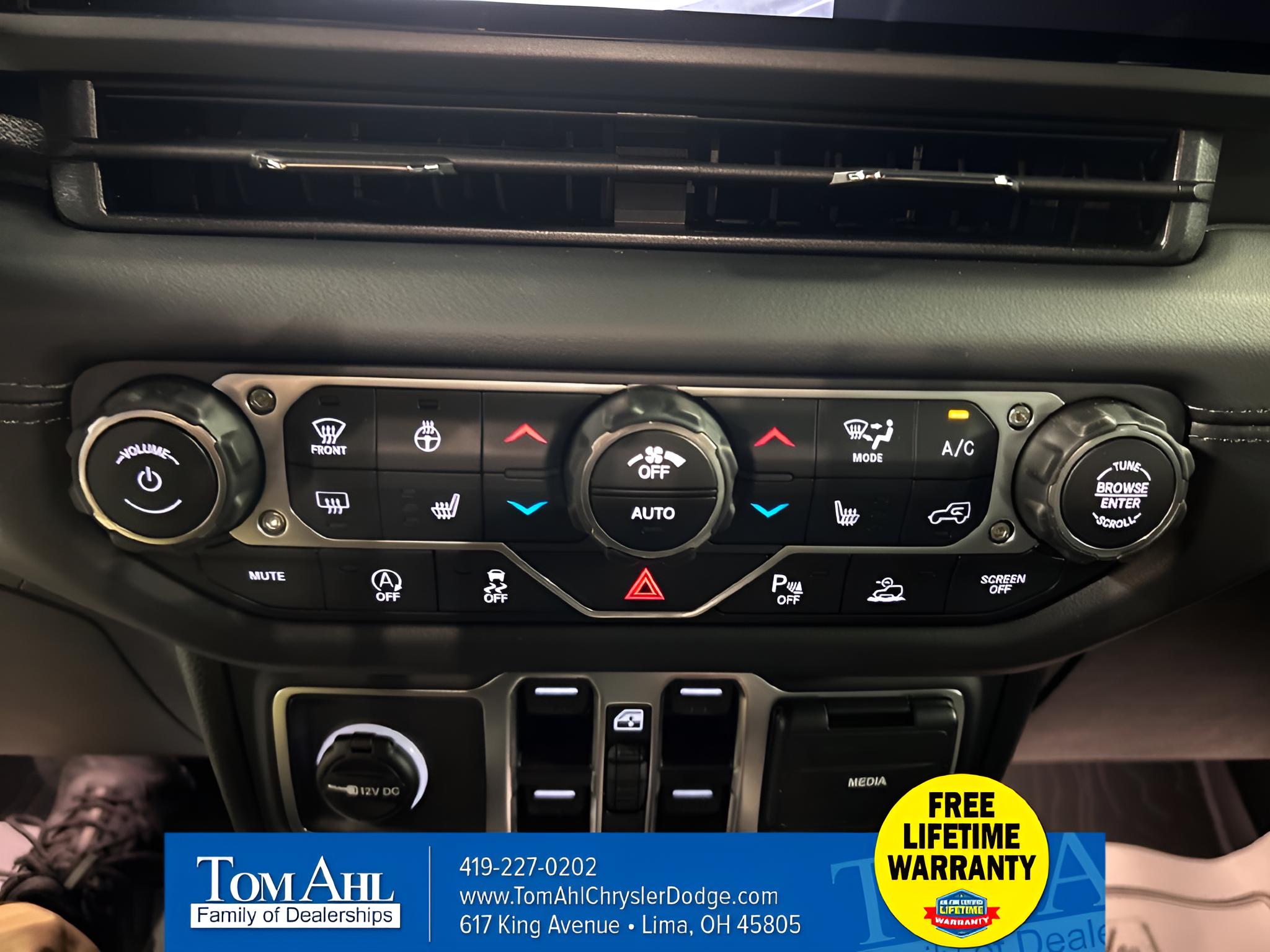 2027 Jeep Wrangler WRANGLER 4-DOOR SAHARA