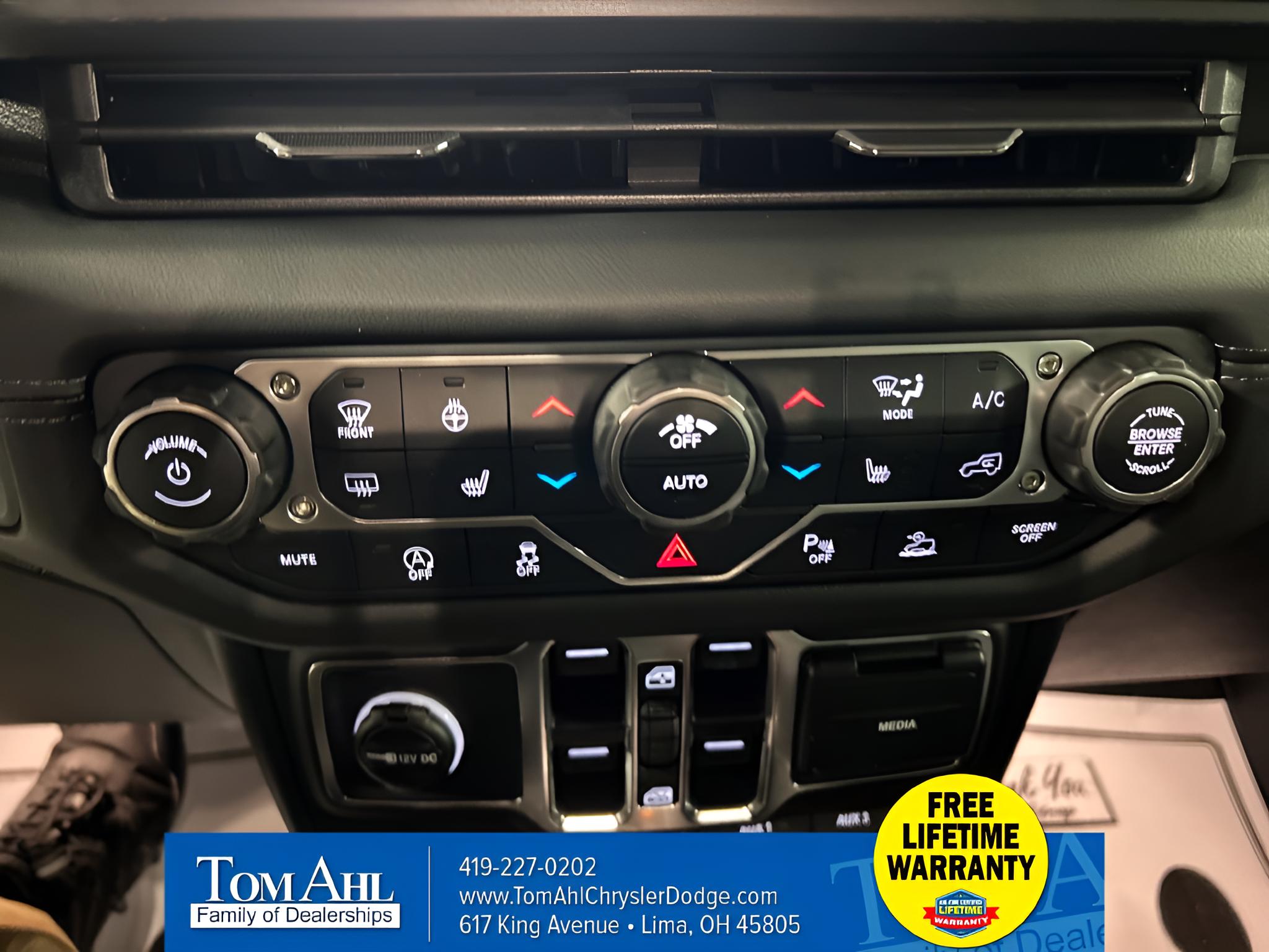 2027 Jeep Wrangler WRANGLER 4-DOOR SAHARA