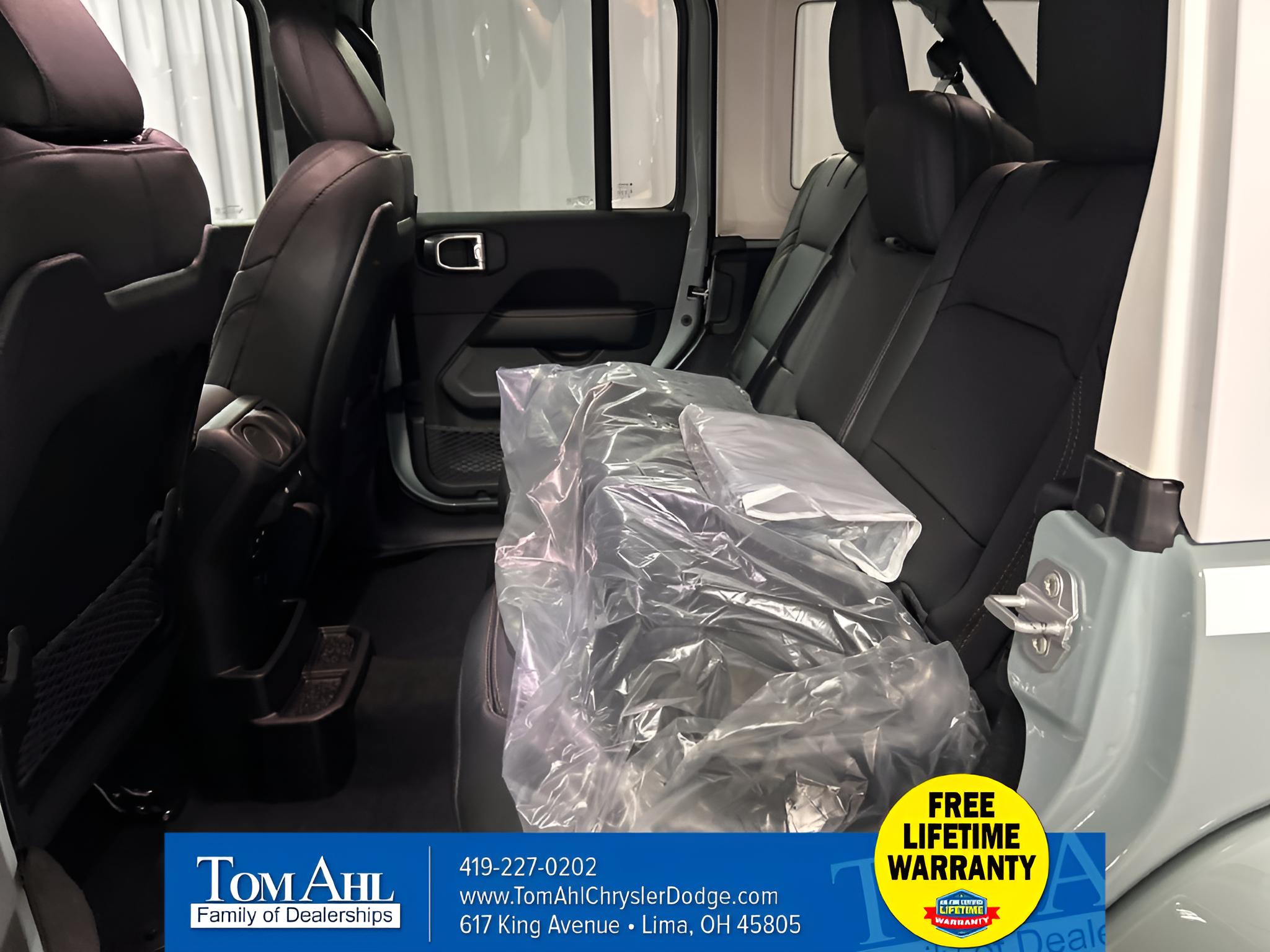 2027 Jeep Wrangler WRANGLER 4-DOOR SAHARA