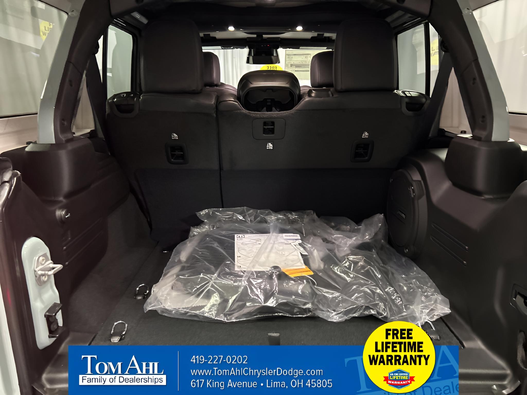 2027 Jeep Wrangler WRANGLER 4-DOOR SAHARA