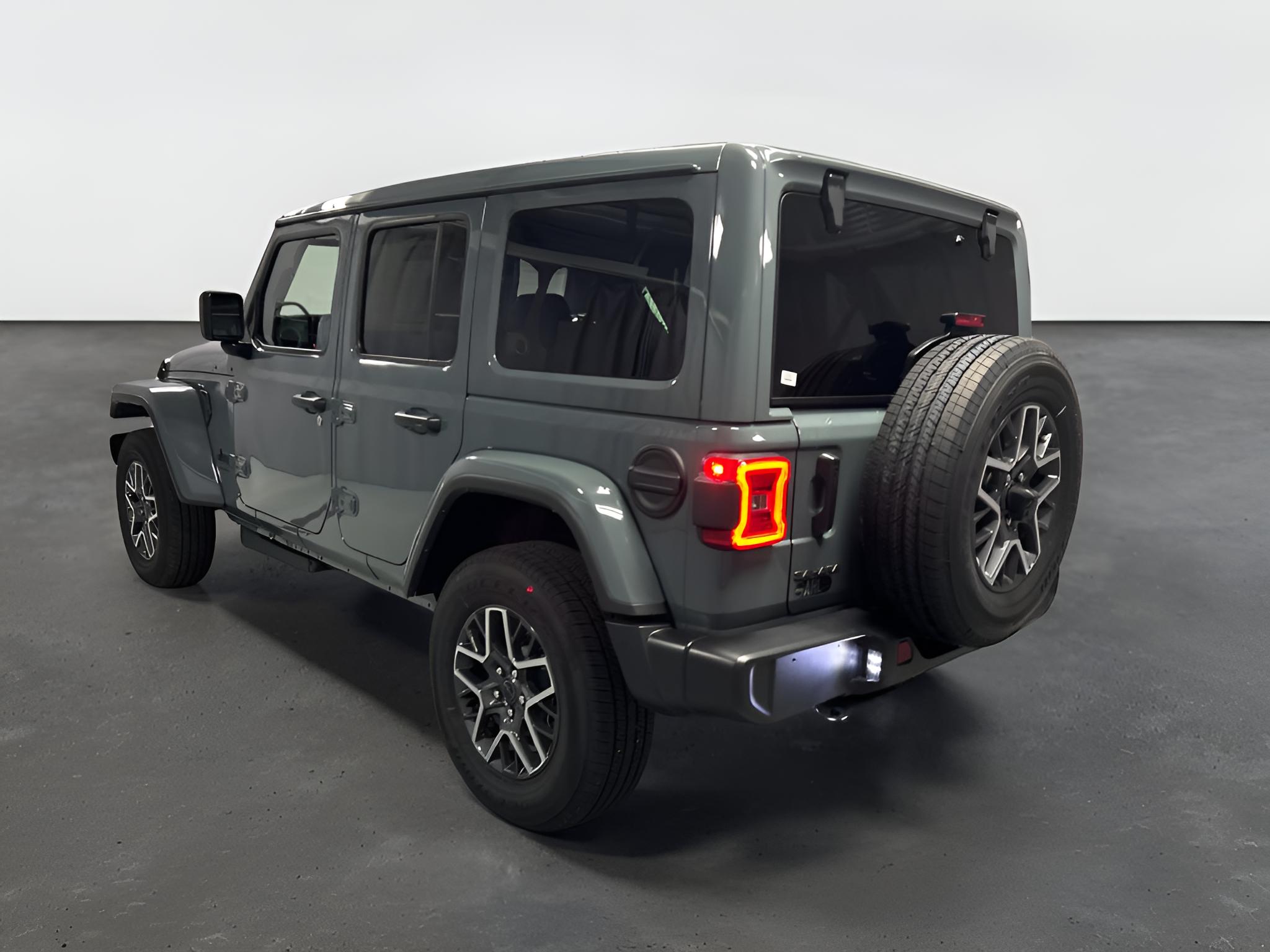 2026 Jeep Wrangler 4-Door Sahara 4x4