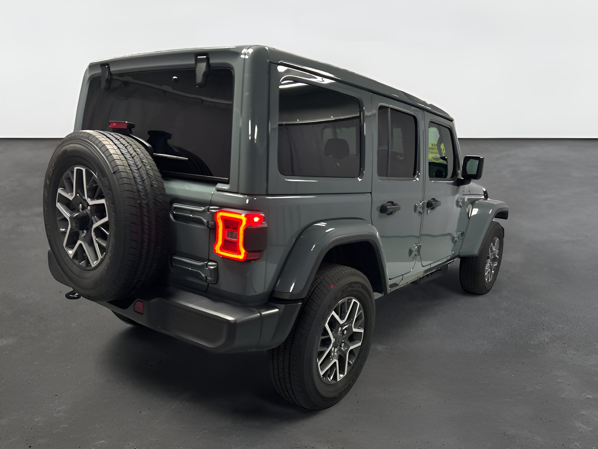 2026 Jeep Wrangler 4-Door Sahara 4x4