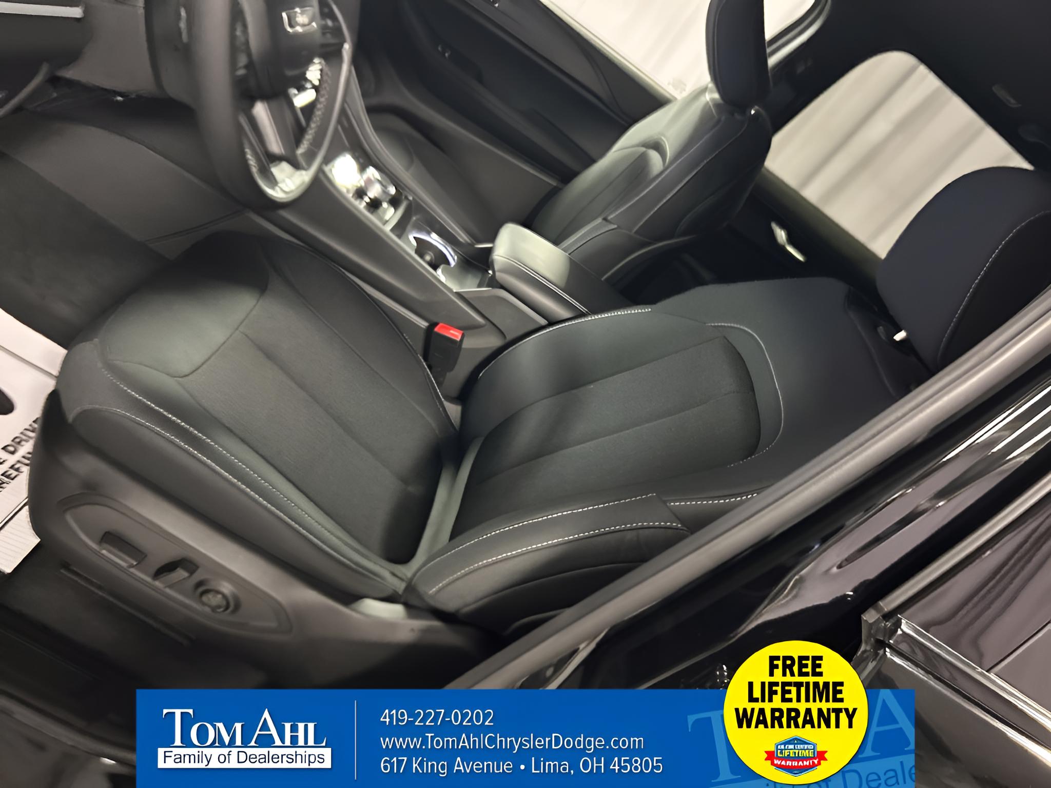 2027 Jeep Grand Cherokee GRAND CHEROKEE LAREDO 4X4