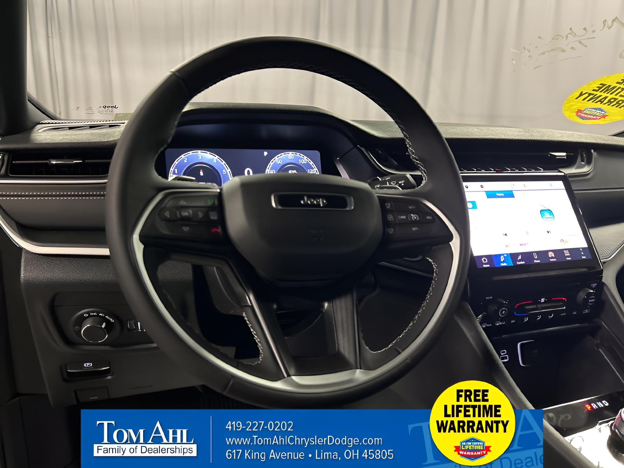 2027 Jeep Grand Cherokee GRAND CHEROKEE LAREDO 4X4