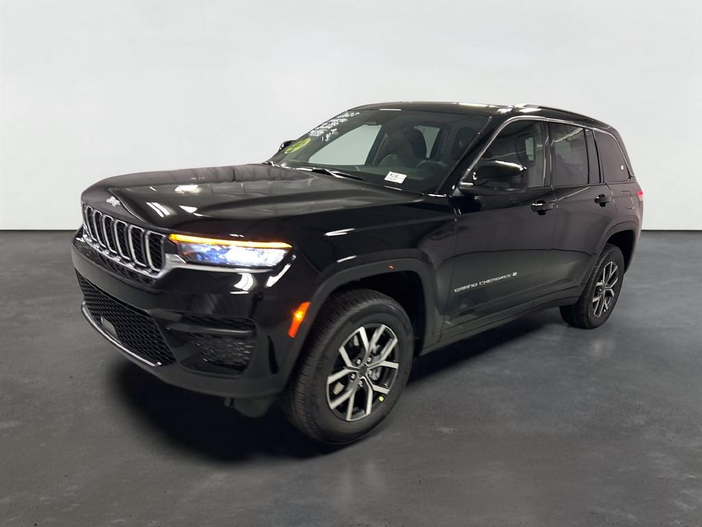 2027 Jeep Grand Cherokee GRAND CHEROKEE LAREDO 4X4