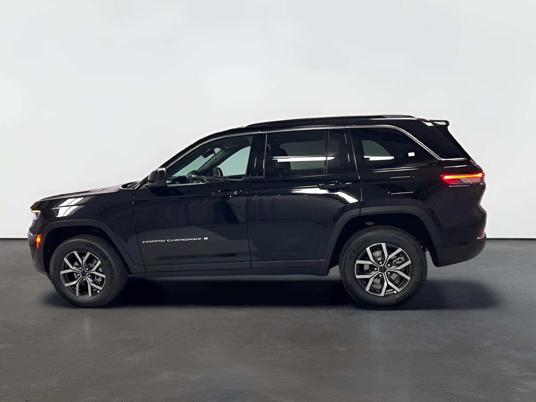2027 Jeep Grand Cherokee GRAND CHEROKEE LAREDO 4X4