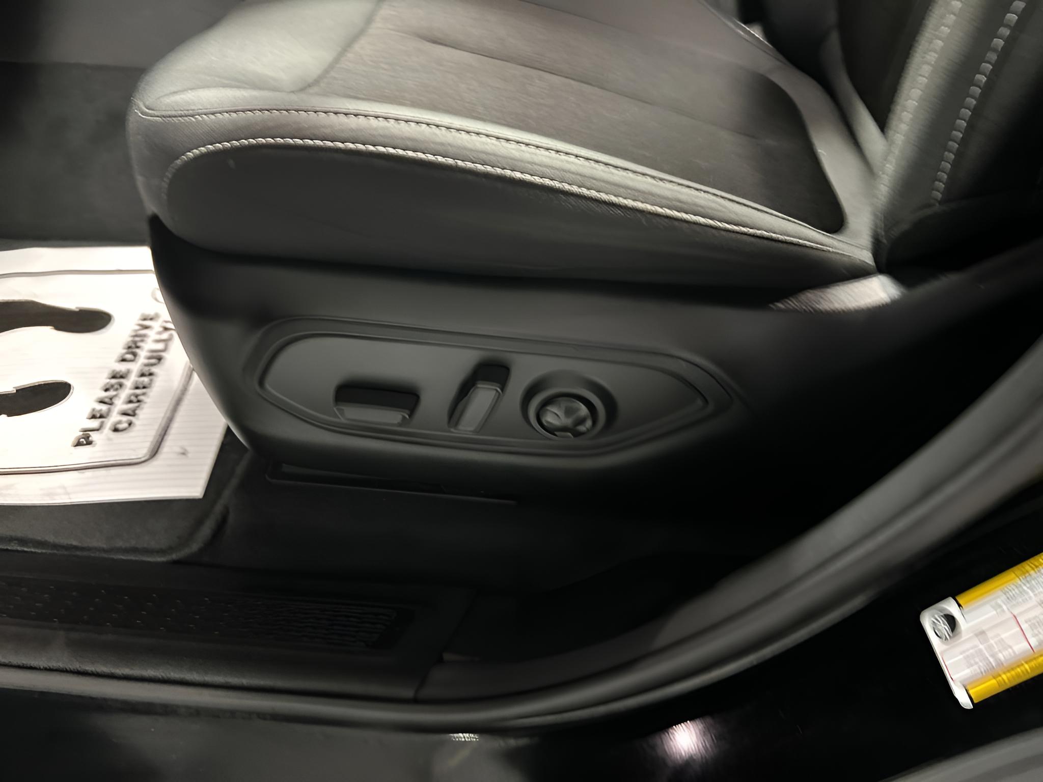 2025 Jeep Grand Cherokee Laredo 4x4