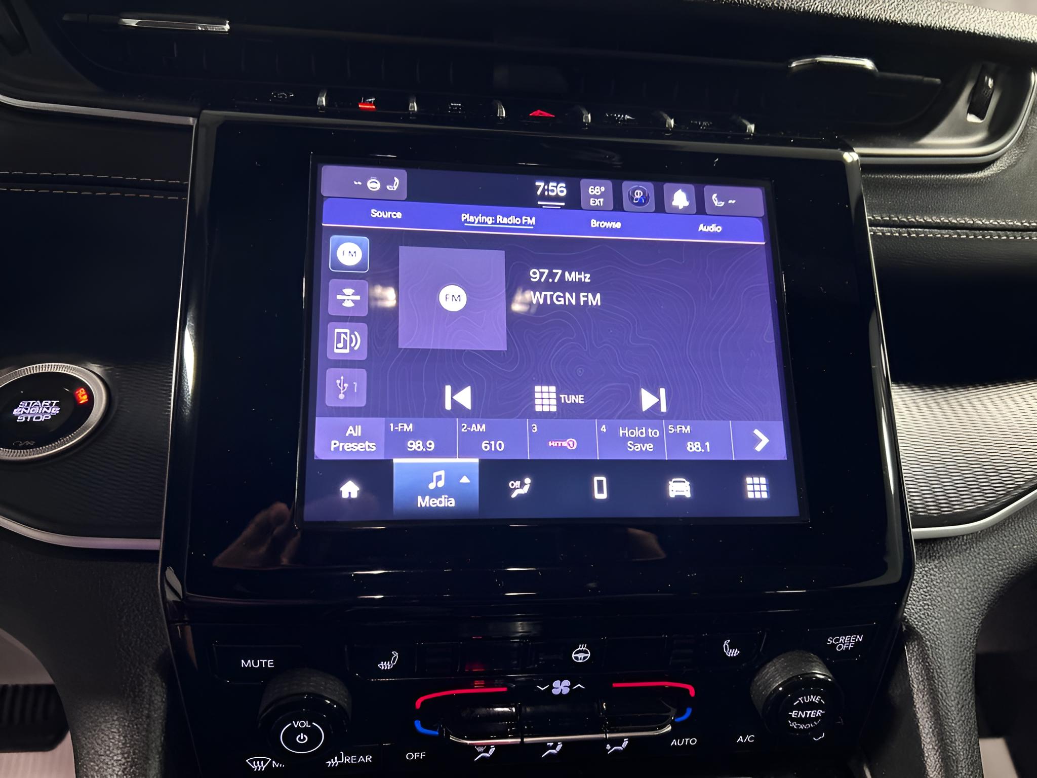 2025 Jeep Grand Cherokee Laredo 4x4