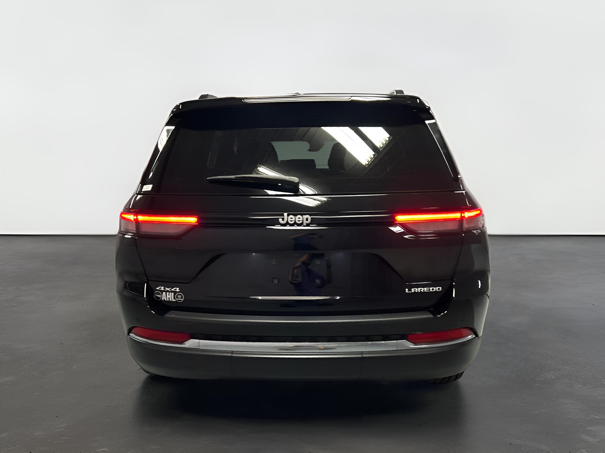 2025 Jeep Grand Cherokee Laredo 4x4