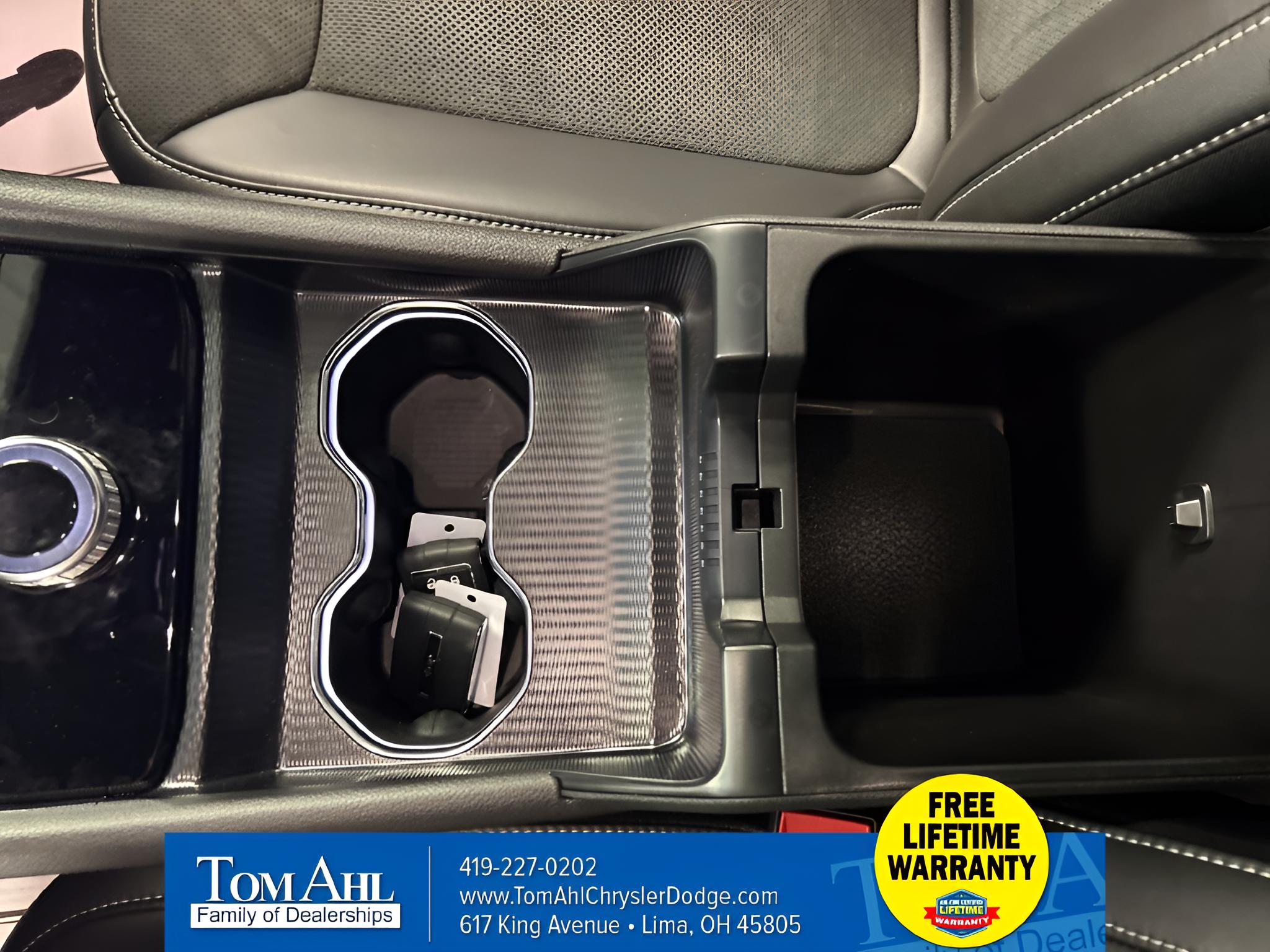 2027 Jeep Grand Cherokee GRAND CHEROKEE LAREDO X 4X4