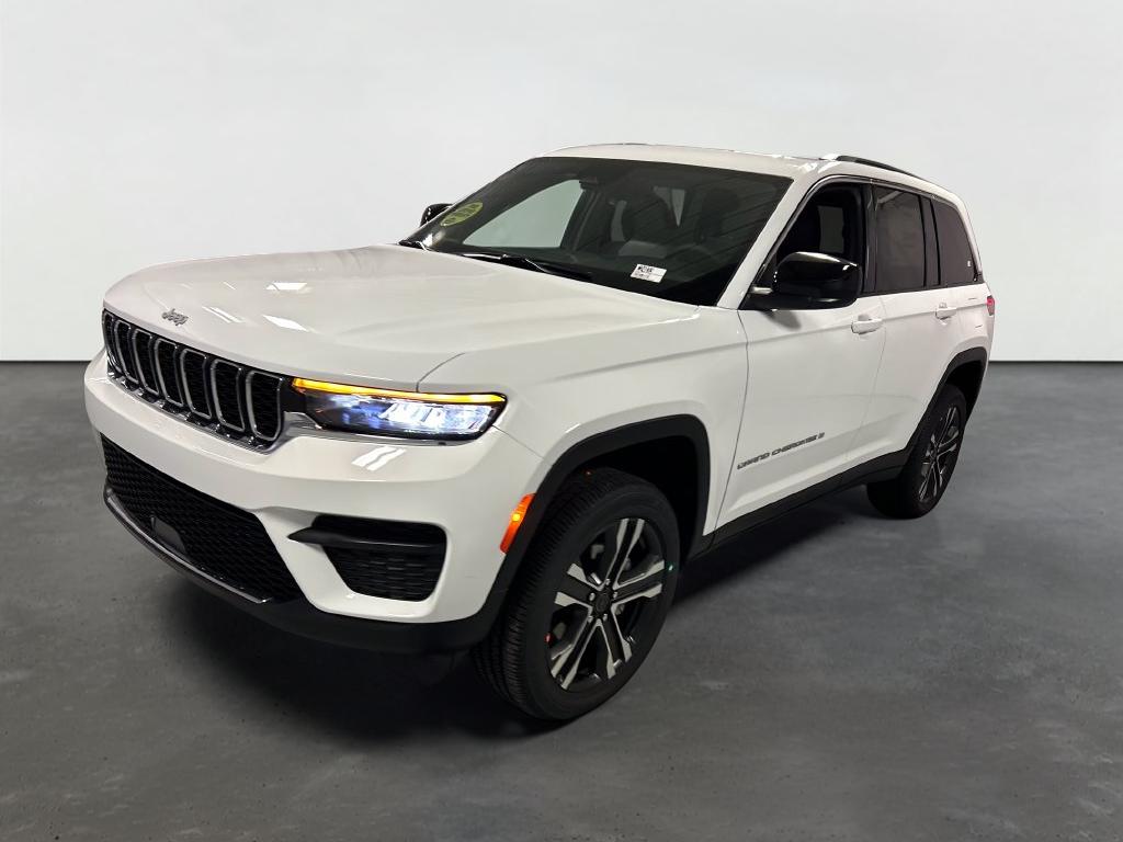 2027 Jeep Grand Cherokee GRAND CHEROKEE LAREDO X 4X4