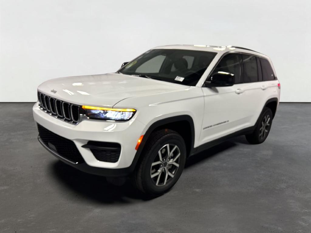 2027 Jeep Grand Cherokee GRAND CHEROKEE LAREDO 4X4