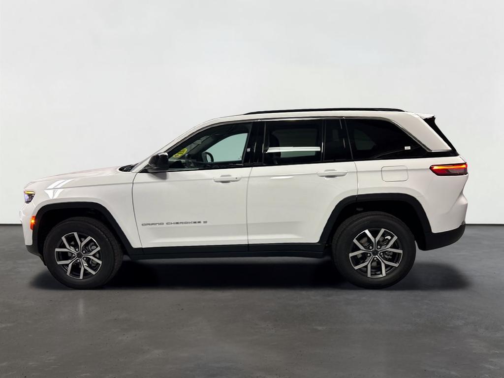 2027 Jeep Grand Cherokee GRAND CHEROKEE LAREDO 4X4