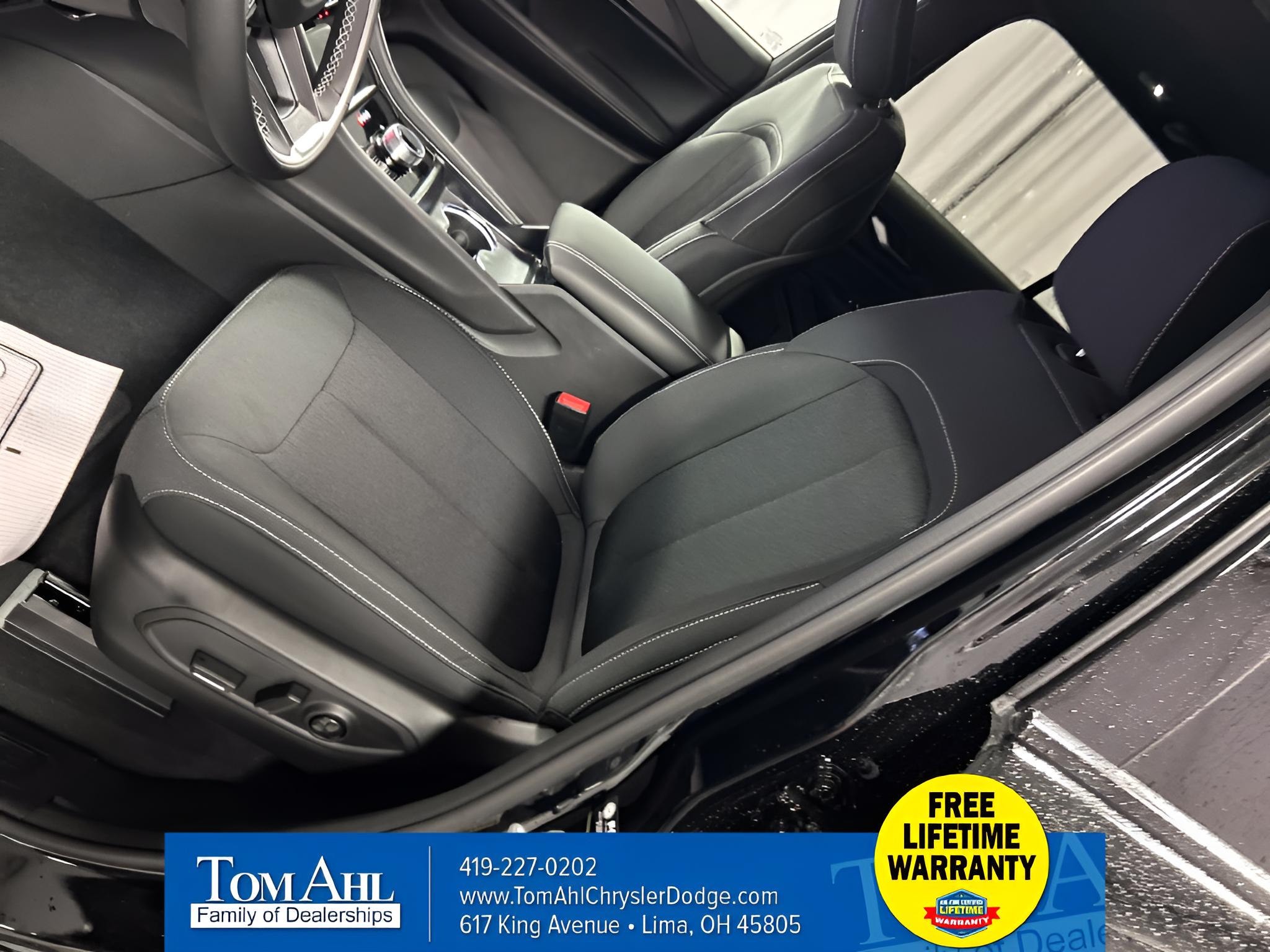 2027 Jeep Grand Cherokee GRAND CHEROKEE LAREDO 4X4