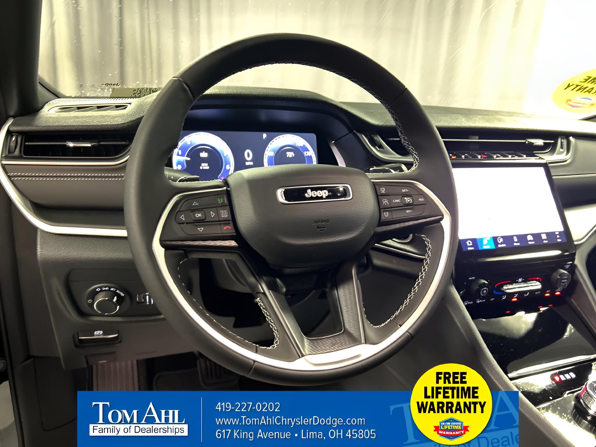 2027 Jeep Grand Cherokee GRAND CHEROKEE LAREDO 4X4