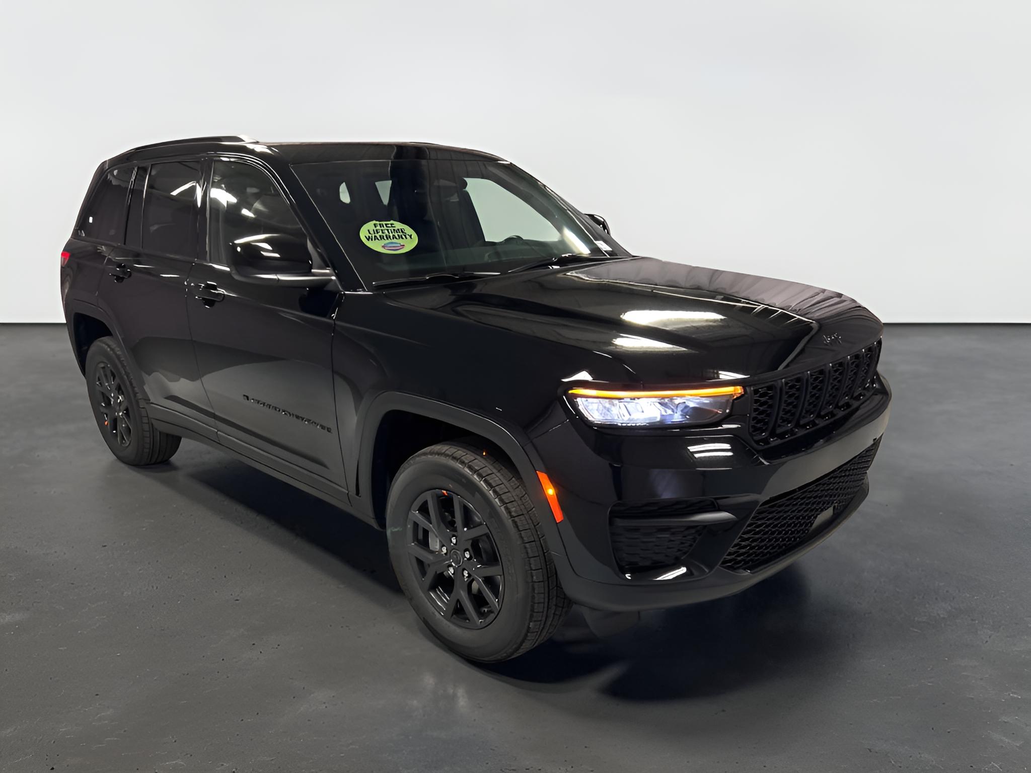 2027 Jeep Grand Cherokee GRAND CHEROKEE LAREDO X 4X4