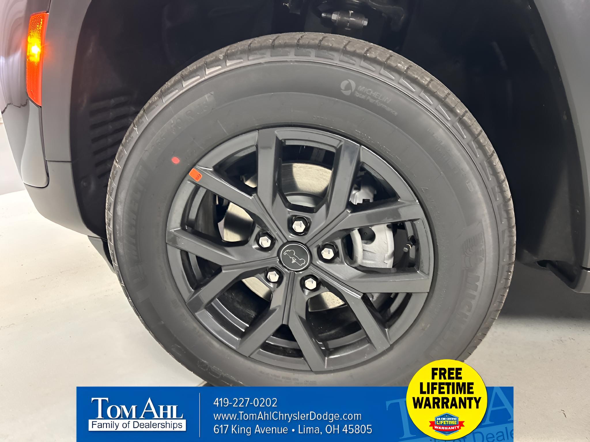 2027 Jeep Grand Cherokee GRAND CHEROKEE LAREDO X 4X4