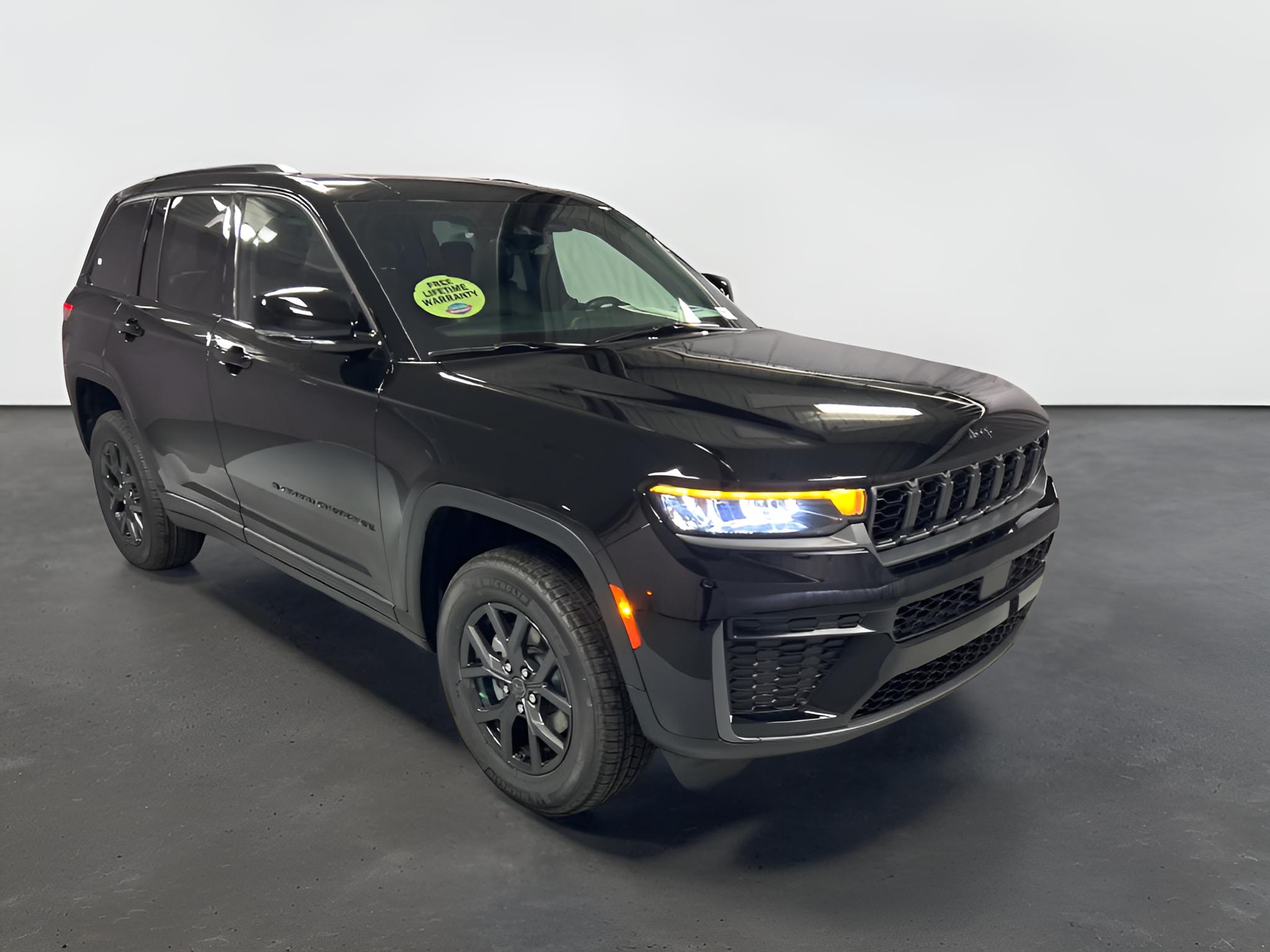2027 Jeep Grand Cherokee GRAND CHEROKEE LAREDO ALTITUDE 4X4