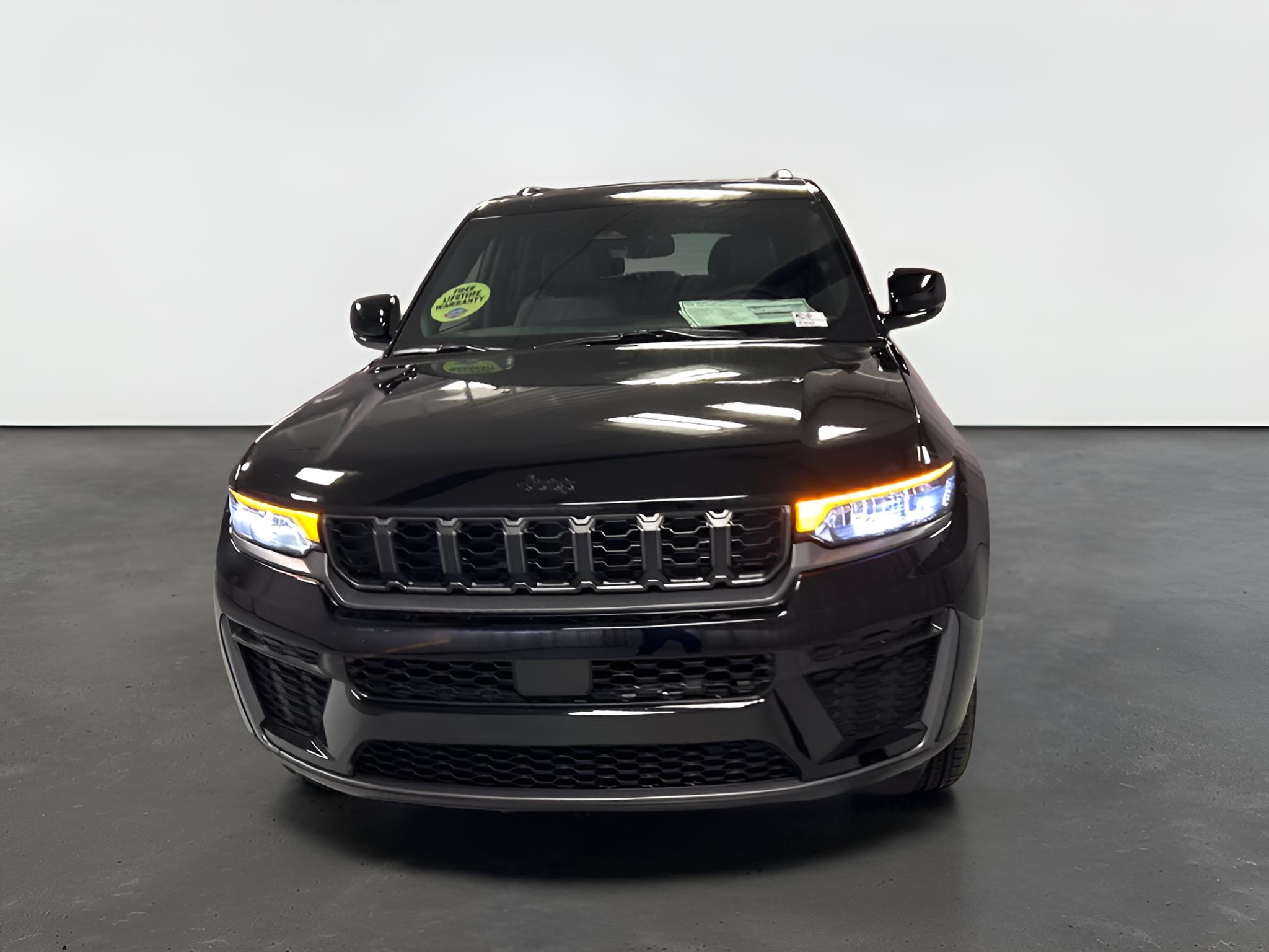 2027 Jeep Grand Cherokee GRAND CHEROKEE LAREDO ALTITUDE 4X4