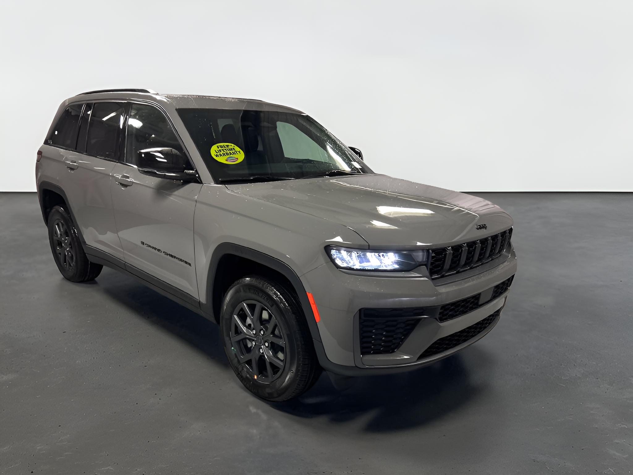 2027 Jeep Grand Cherokee GRAND CHEROKEE LAREDO ALTITUDE 4X4