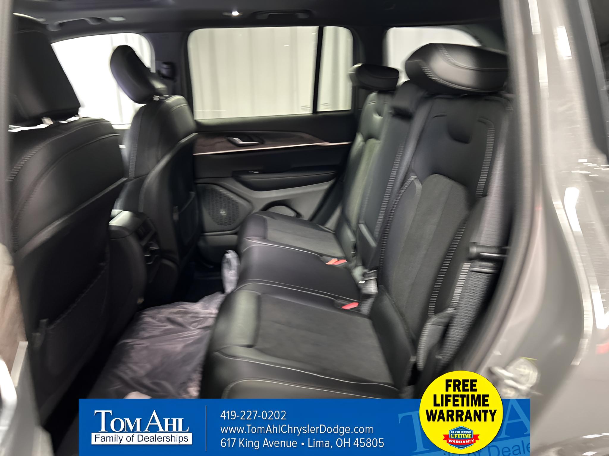 2027 Jeep Grand Cherokee GRAND CHEROKEE LAREDO ALTITUDE 4X4