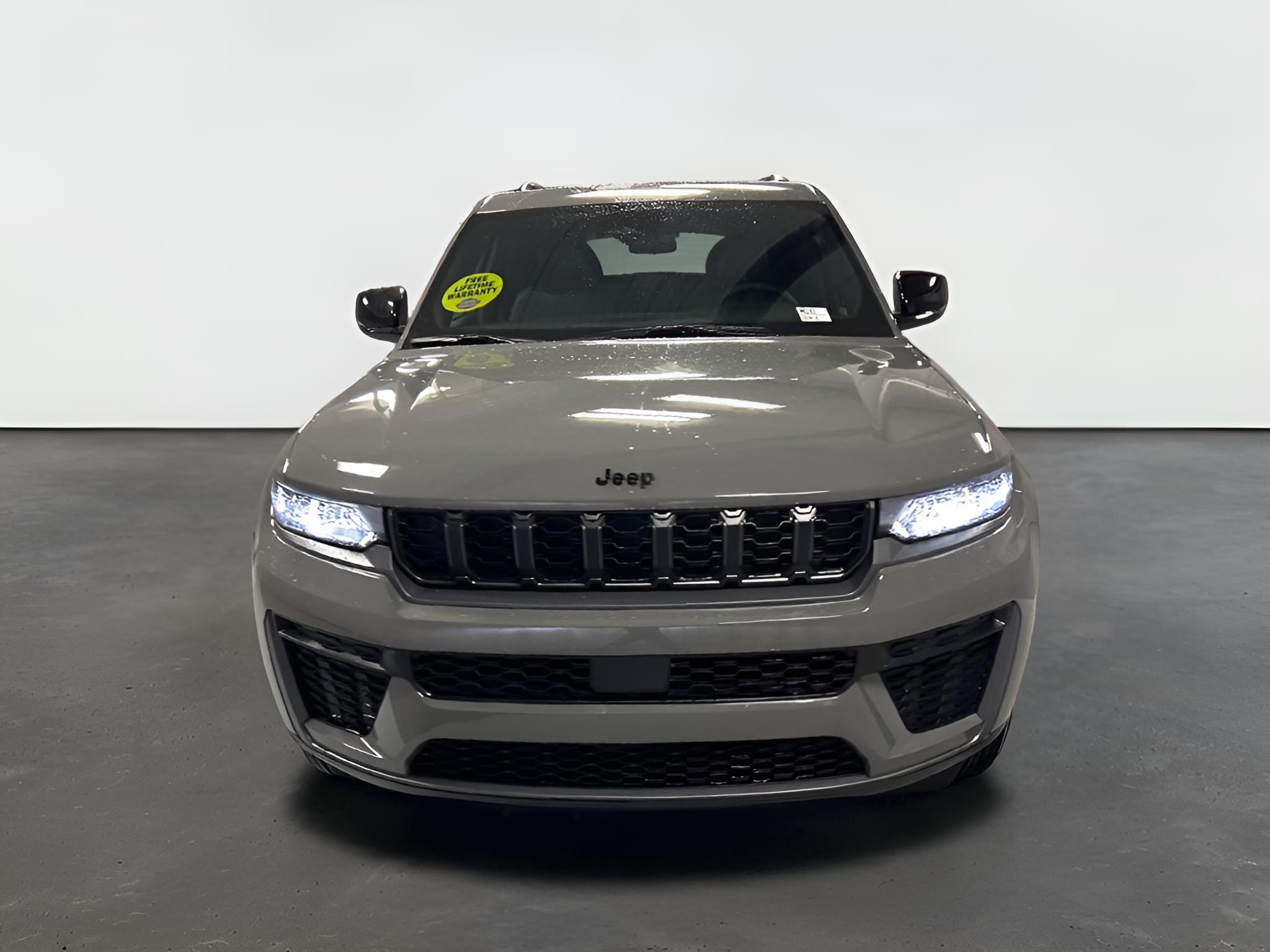 2027 Jeep Grand Cherokee GRAND CHEROKEE LAREDO ALTITUDE 4X4