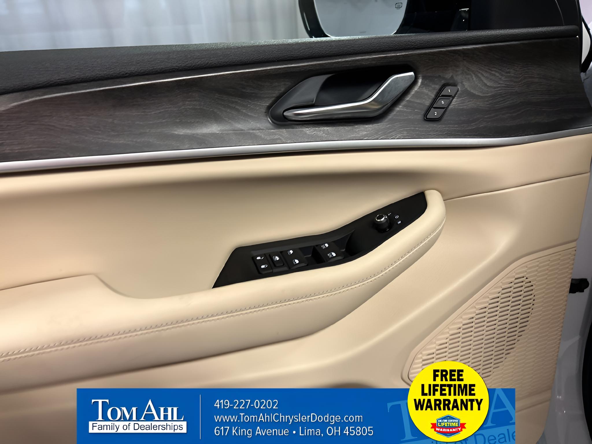 2027 Jeep Grand Cherokee GRAND CHEROKEE LIMITED 4X4
