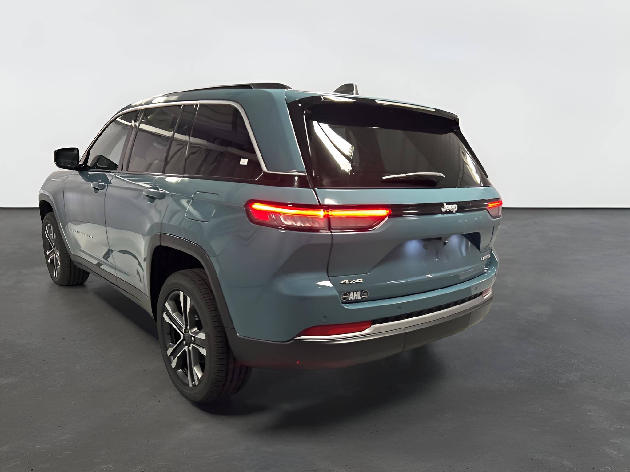 2027 Jeep Grand Cherokee GRAND CHEROKEE LIMITED 4X4