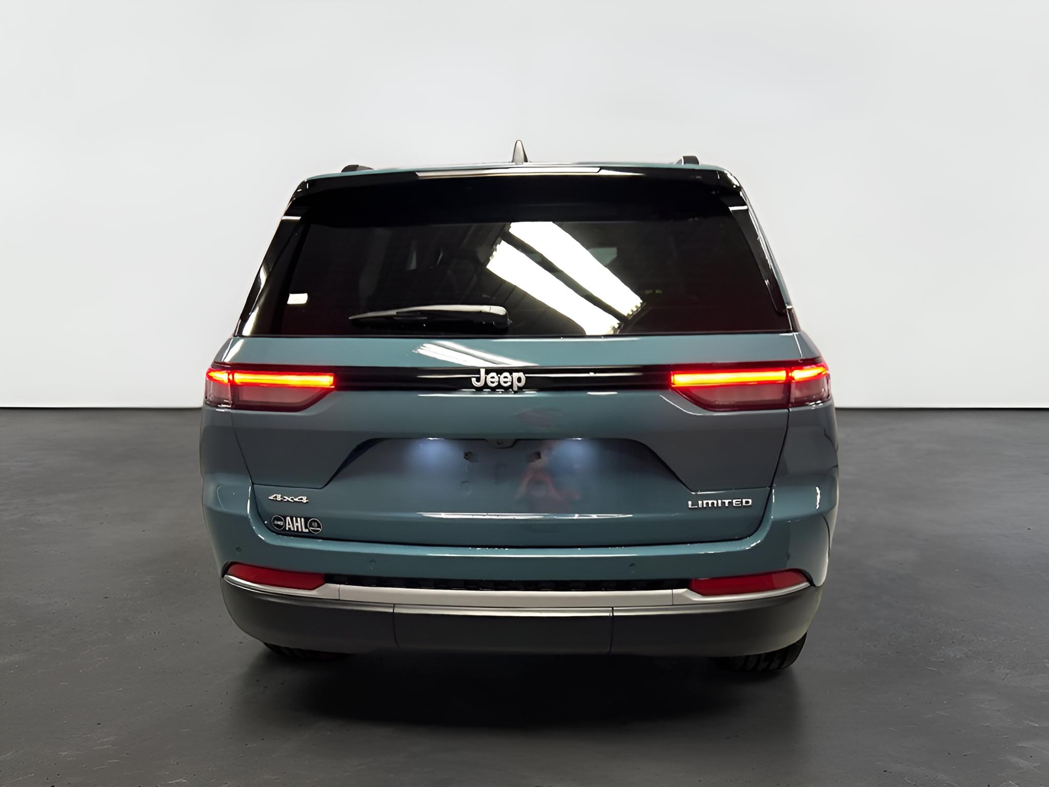 2027 Jeep Grand Cherokee GRAND CHEROKEE LIMITED 4X4