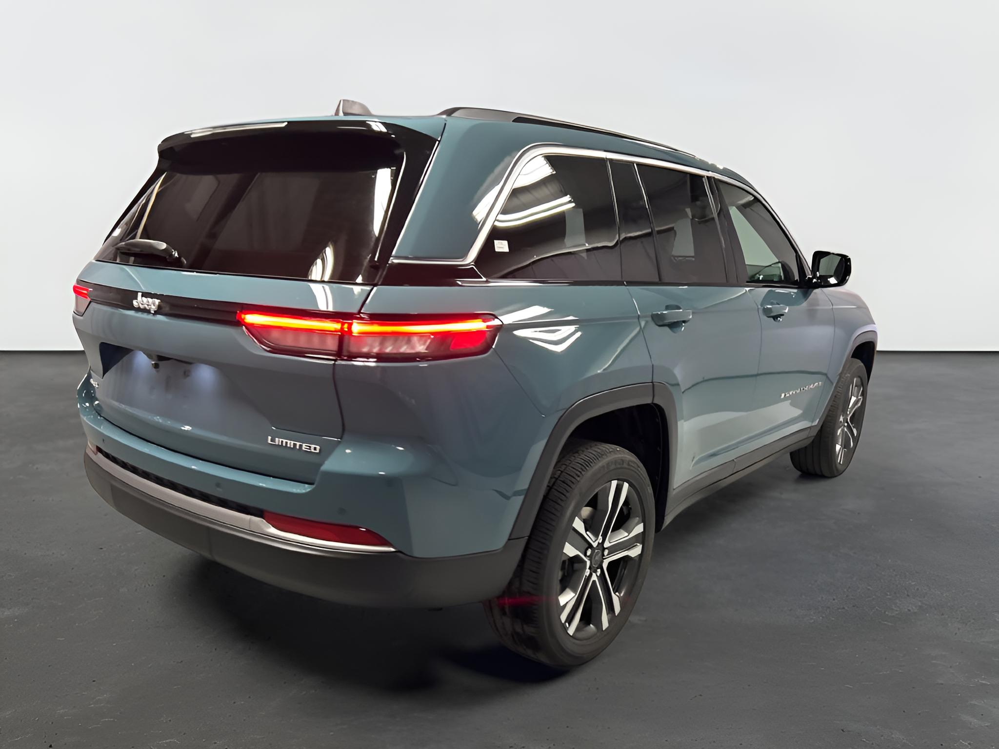 2027 Jeep Grand Cherokee GRAND CHEROKEE LIMITED 4X4