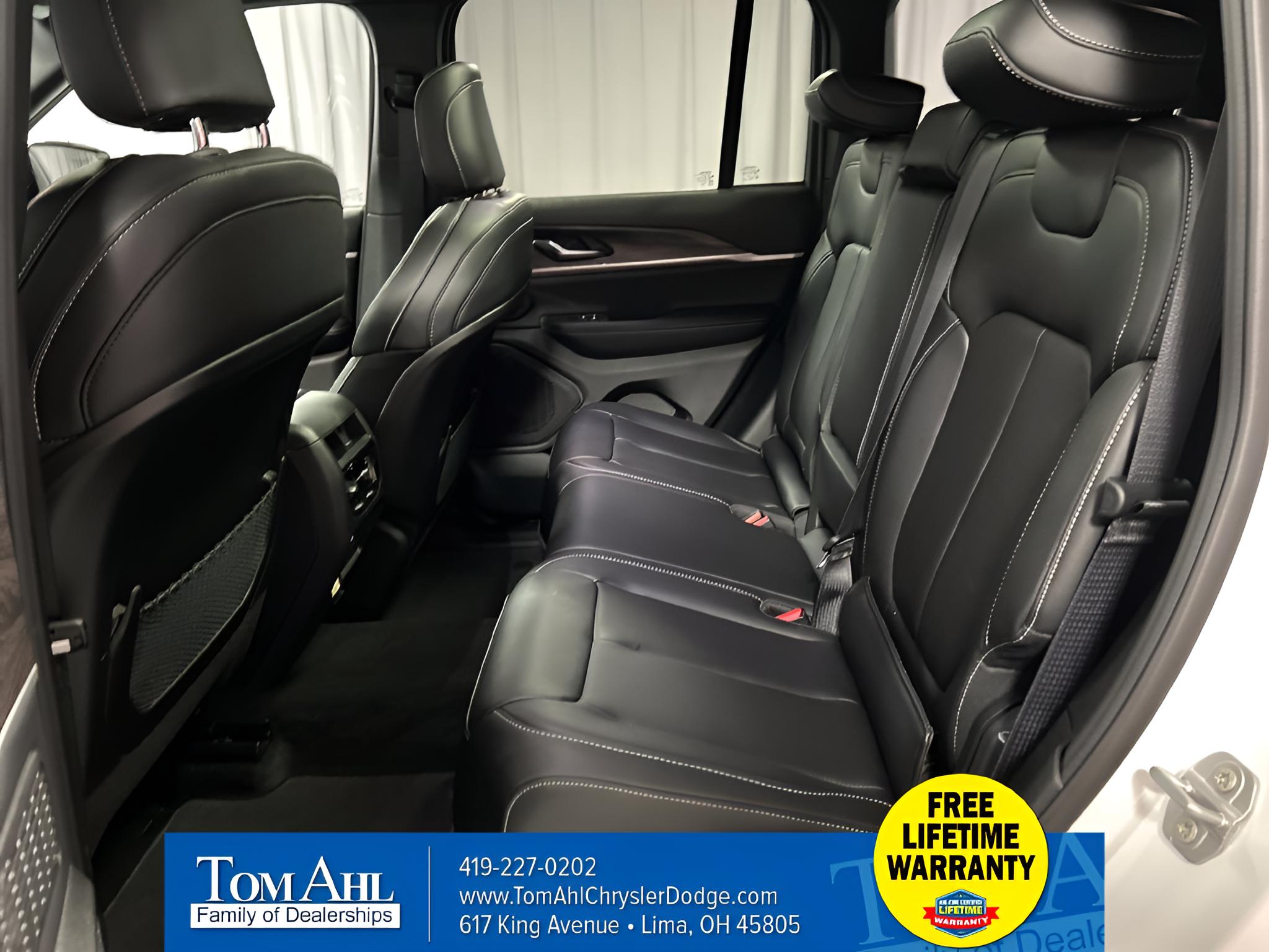 2027 Jeep Grand Cherokee GRAND CHEROKEE LIMITED 4X4