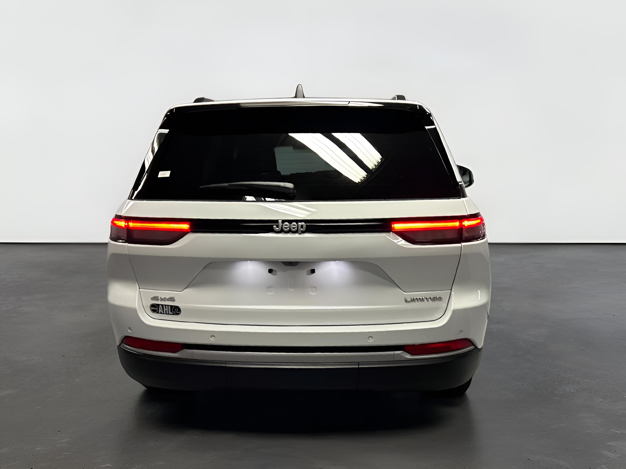 2027 Jeep Grand Cherokee GRAND CHEROKEE LIMITED 4X4
