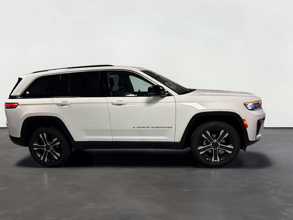 2027 Jeep Grand Cherokee GRAND CHEROKEE LIMITED 4X4