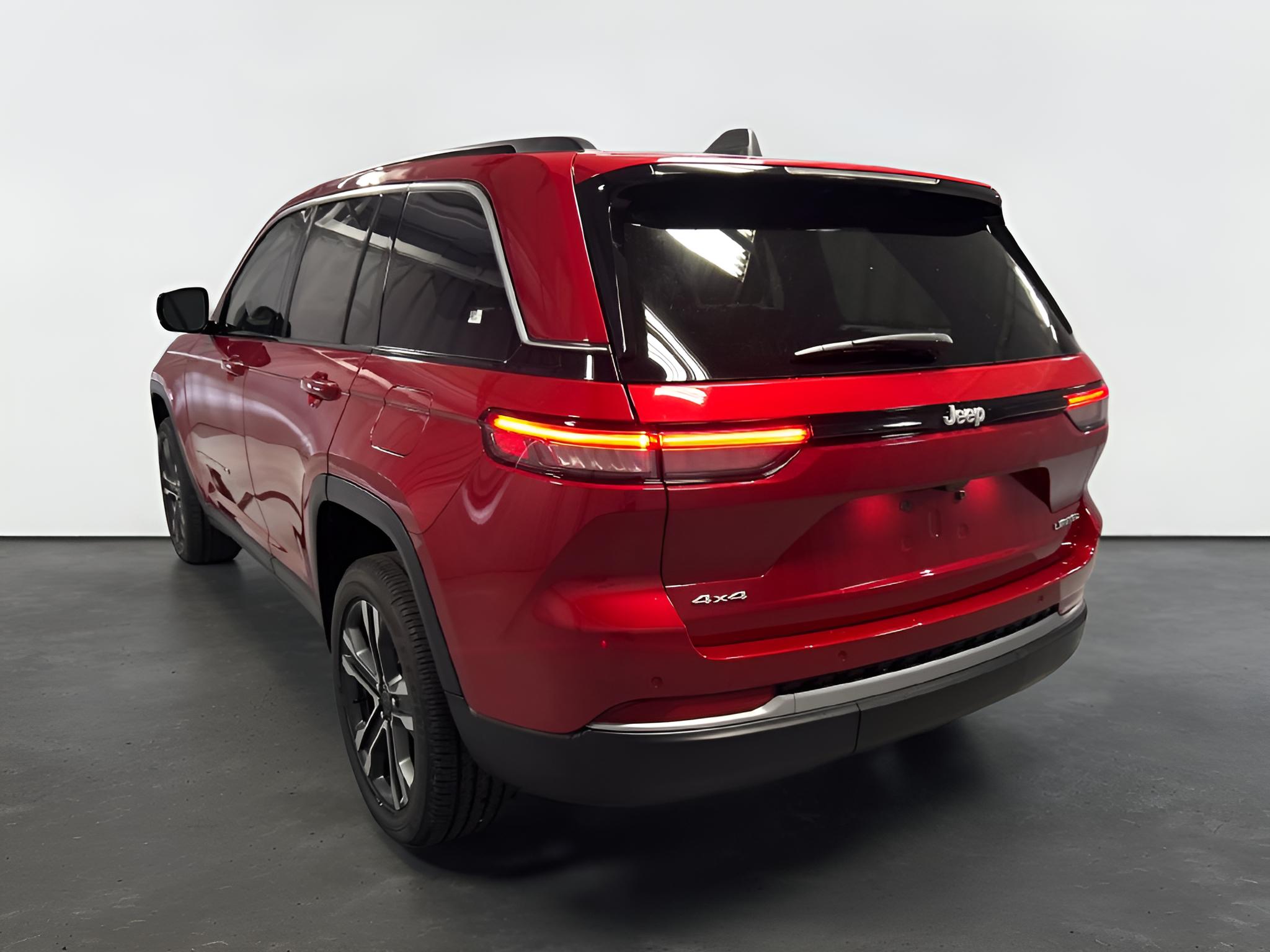 2027 Jeep Grand Cherokee GRAND CHEROKEE LIMITED 4X4